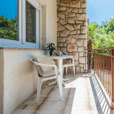 House Gloria Apartman *