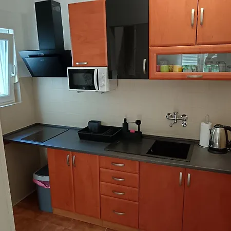 House Gloria Apartman *